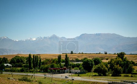 Foto de Vista superior del sur de Kazajstán vista de la naturaleza, montaña y naturaleza. Foto de alta calidad - Imagen libre de derechos