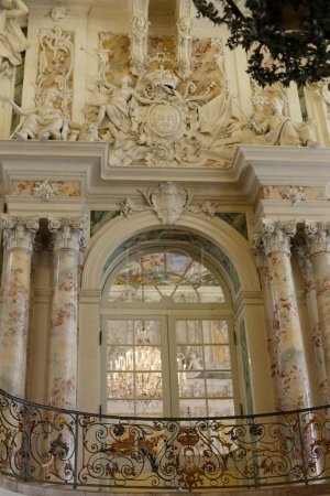 Téléchargez les photos : Bruhl, Rhénanie-du-Nord-Westphalie, Allemagne 10.3.2022 : Le palais d'Augustusburg est un complexe de bâtiments historiques. intérieur spacieux du château - en image libre de droit