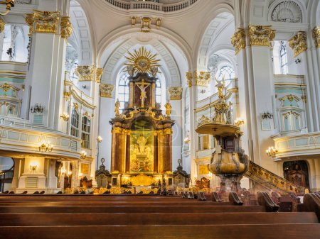 Téléchargez les photos : Église baroque luthérienne Saint Michael's intérieur, Hambourg, Allemagne - en image libre de droit
