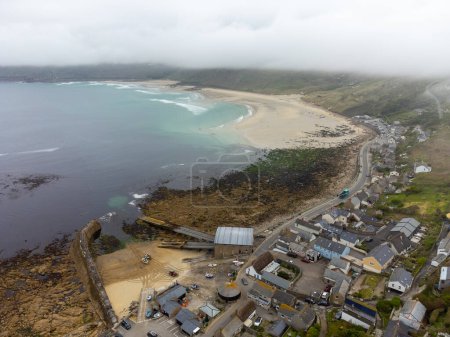 Téléchargez les photos : Sennen littoral de l'air cornwall england uk drone aerial - en image libre de droit