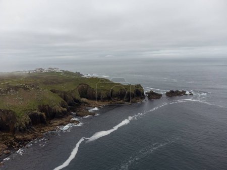 Téléchargez les photos : Les terres se terminent de là drone aérien Cornwall Royaume-Uni - en image libre de droit
