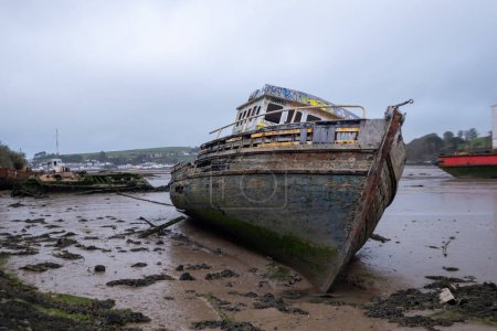 Téléchargez les photos : Bateaux abandonnés à appledore devon england uk - en image libre de droit