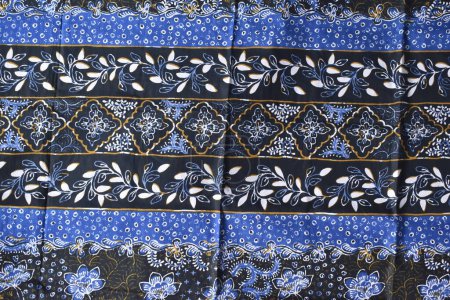 La beauté colorée des motifs en tissu batik typiques de Pekalongan, Indonésie. Ce tissu batik peut être utilisé pour des sarongs ou des vêtements.