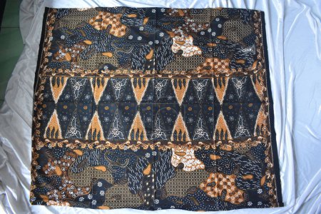 La beauté colorée des motifs en tissu batik typiques de Pekalongan, Indonésie. Ce tissu batik peut être utilisé pour des sarongs ou des vêtements.