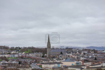 Derry city, Londonderry imágenes con las calles atemporales y vistas panorámicas de la histórica Derry