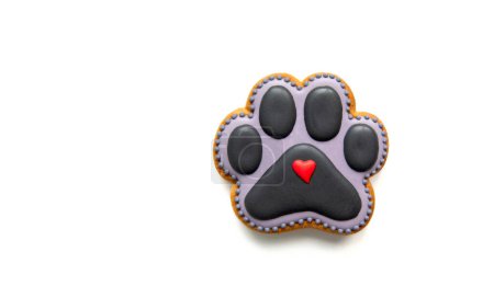 Paw print shaped gingerbread cookies