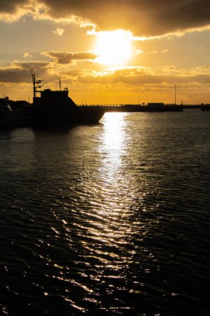 Téléchargez les photos : Beau coucher de soleil dans le port de Key West en Floride du Sud - en image libre de droit
