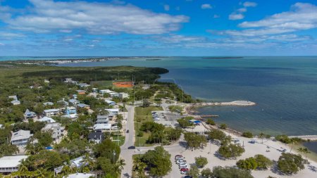 Foto de Vista aérea de parte de la isla de Key Largo en el sur de Florida, Estados Unidos - Imagen libre de derechos