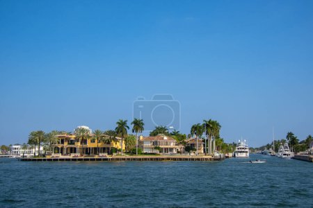 Téléchargez les photos : Fort Lauderdale, Floride, États-Unis - 02 26 2023. Belle vue sur le canal - en image libre de droit