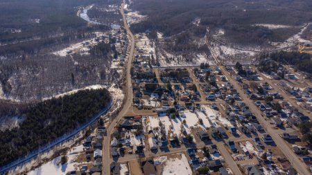 Foto de Vista aérea del pequeño pueblo de Saint-Michel-des-Saints en Quebec, Canadá - Imagen libre de derechos