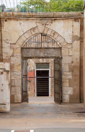 Foto de Vista de la fachada de la prisión en Johannesburgo - Imagen libre de derechos
