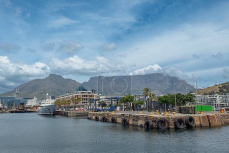 Foto de Ciudad del Cabo es la capital legislativa de Sudáfrica. Es la ciudad más antigua del país y la sede del Parlamento de Sudáfrica. - Imagen libre de derechos