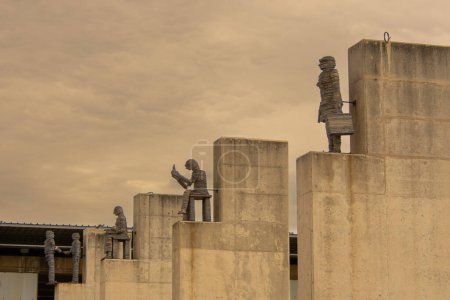 Téléchargez les photos : Monument sur une place publique à Soweto, Johannesburg, Afrique du Sud - en image libre de droit