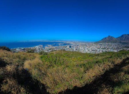 Téléchargez les photos : Vue de la belle ville du Cap depuis la montagne de la Table, Afrique du Sud - en image libre de droit