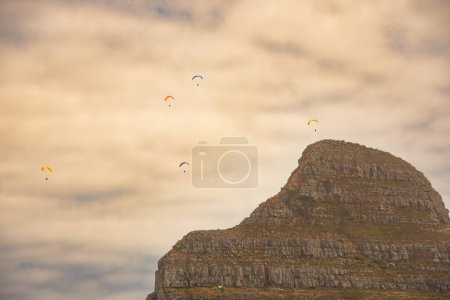 Téléchargez les photos : Vue de la célèbre montagne de la tête des Lions, Cape Town, Afrique du Sud - en image libre de droit
