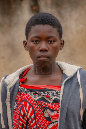 Téléchargez les photos : Manzini, Eswatini, 11 14 2023. Enfants swazis dans un village traditionnel de leur peuple à Eswatini - en image libre de droit