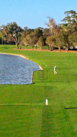 Téléchargez les photos : Vue d'un beau terrain de golf en Floride aux États-Unis - en image libre de droit