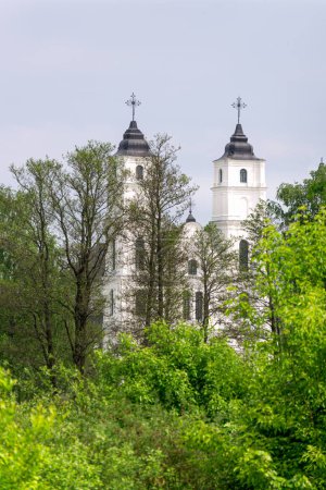 Schöne weiße katholische Kirche in Aglona Lettland