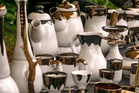 Handmade glazed clay pottery using wild animal horns