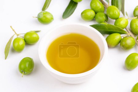 Foto de Aceituna verde y aceite de oliva - Imagen libre de derechos