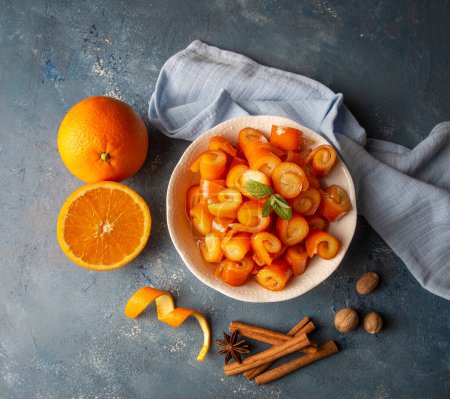 Foto de De la cocina tradicional turca; Mermelada de cáscara de naranja (nombre turco; Portakal kabugu receli) - Imagen libre de derechos
