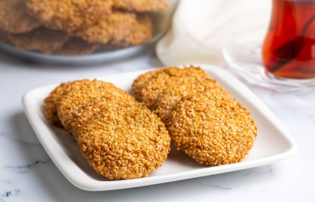 Téléchargez les photos : Ramadan bonbons fond. Cookies de la fête islamique El Fitr. Cookies égyptiens "Kahk El Eid" Nom turc ; Kahke - en image libre de droit