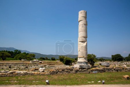 Téléchargez les photos : Statue archaïque d'Héra à Samos, ville antique d'Héraion - Grèce - en image libre de droit
