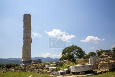 Téléchargez les photos : Statue archaïque d'Héra à Samos, ville antique d'Héraion - Grèce - en image libre de droit