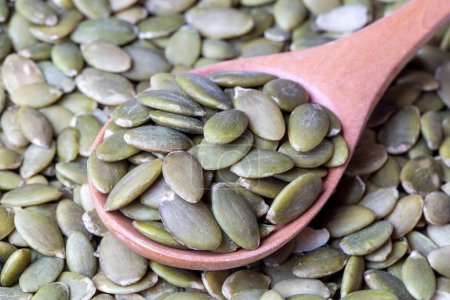 Téléchargez les photos : Les graines de citrouille ont une valeur nutritive très élevée - en image libre de droit