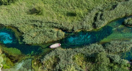 Foto de Turquía Akyaka Azmak River, Foto concepto de viaje, vista del paisaje desde arriba con dron - Imagen libre de derechos