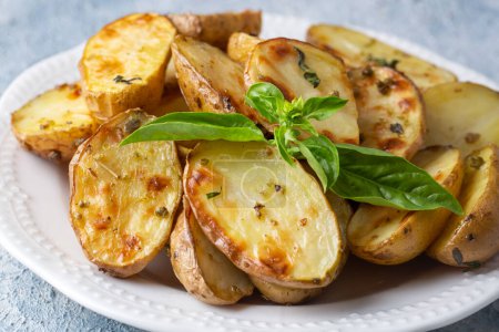 Foto de Deliciosa patata horneada, foto concepto de comida. - Imagen libre de derechos