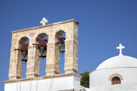 Foto de Grecia, Dodecaneso, Patmos, la iglesia de San Juan en el pueblo de Skala - Imagen libre de derechos
