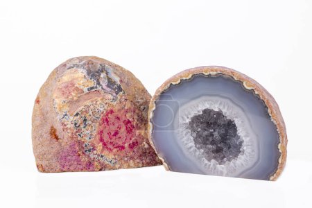 Téléchargez les photos : Agate minéral spécimen pierre gemme quartz cristal roche - en image libre de droit