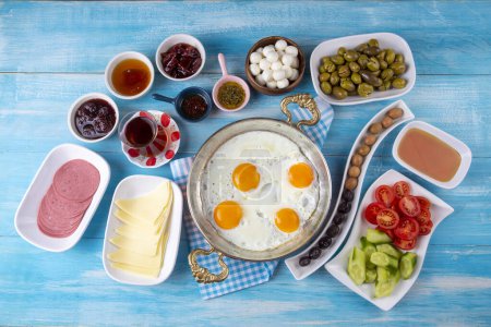 Foto de Tradicional delicioso desayuno turco. Foto concepto de comida
. - Imagen libre de derechos