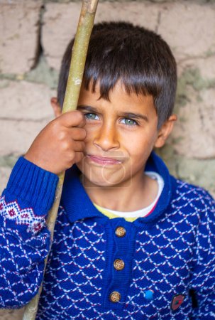 Foto de Gurpinar - Van - Turquía, 21 de mayo de 2023, Retrato de niños locales que viven en la parte oriental de Turquía. - Imagen libre de derechos