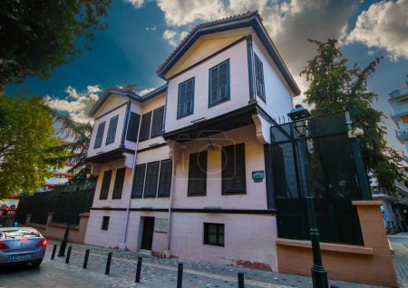 Téléchargez les photos : Thessalonique, Grèce - 14 septembre 2023 : Vue extérieure de la résidence Ataturk où est né Mustafa Kemal Ataturk, fondateur de la République turque. Sa maison est maintenant un musée à Thessalonique. - en image libre de droit