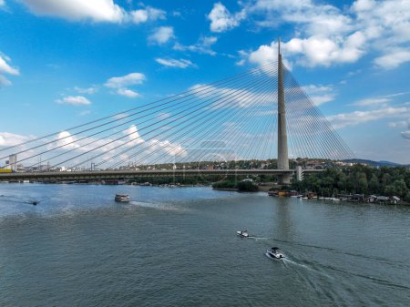 Foto de Más reciente "Most na Adi" - literalmente Puente sobre Ada - isla fluvial en Belgrado, Serbia - Imagen libre de derechos