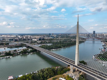 Foto de Más reciente "Most na Adi" - literalmente Puente sobre Ada - isla fluvial en Belgrado, Serbia - Imagen libre de derechos