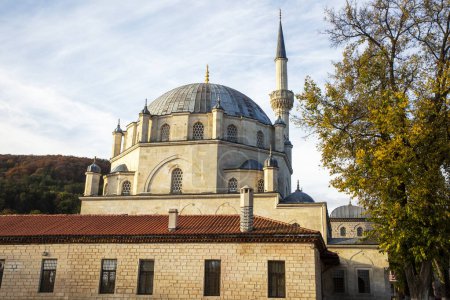 Téléchargez les photos : Shumen - Bulgarie, 29 octobre 2023, mosquée Sherif Halil Pacha, également connue sous le nom de mosquée Tombul - en image libre de droit