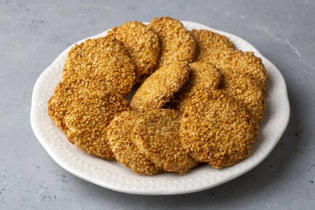 Téléchargez les photos : Ramadan bonbons fond. Cookies de la fête islamique El Fitr. Cookies égyptiens "Kahk El Eid" Nom turc ; Kahke - en image libre de droit