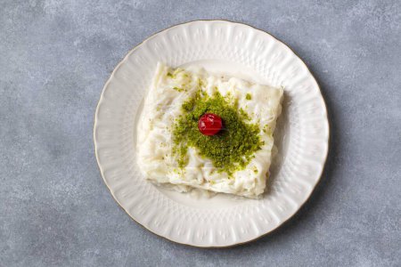 Téléchargez les photos : Dessert traditionnel turc du Ramadan Gullac - en image libre de droit
