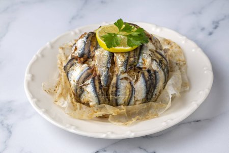 Téléchargez les photos : Anchois pilaf (hamsi pilav), cuisine turque, spécialité mer Noire (nom turc ; hamsili pilav)) - en image libre de droit