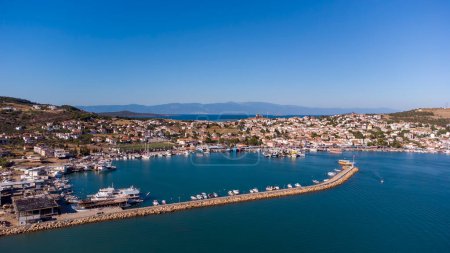 Téléchargez les photos : Cunda Island - Ayvalik - Turkey, September 26, 2021, Cunda island harbor aerial view with drone - en image libre de droit