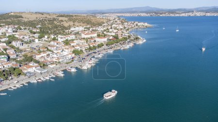 Téléchargez les photos : Cunda Island - Ayvalik - Turkey, September 26, 2021, Cunda island harbor aerial view with drone - en image libre de droit