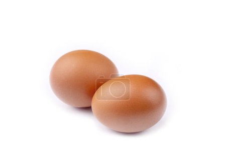 Foto de Huevos crudos sobre fondo blanco - Imagen libre de derechos
