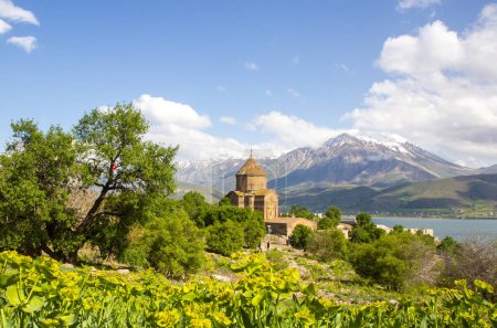 Akdamar Island im Van Lake. Die armenische Kathedrale des Heiligen Kreuzes - Akdamar - Ahtamara - Türkei