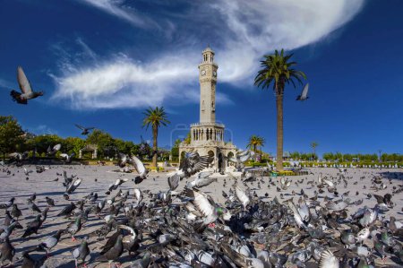Téléchargez les photos : Turquie izmir vieille tour de l'horloge - en image libre de droit