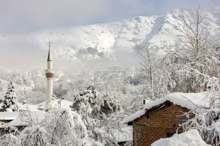 Foto de Foto concepto de viaje. Turquía / Izmir / Bozdag vista de nieve de invierno. - Imagen libre de derechos