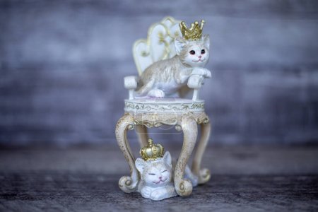 Photo for King cat and queen cat figure - Royalty Free Image