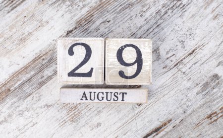 Téléchargez les photos : 29 août, fond du calendrier en bois - en image libre de droit